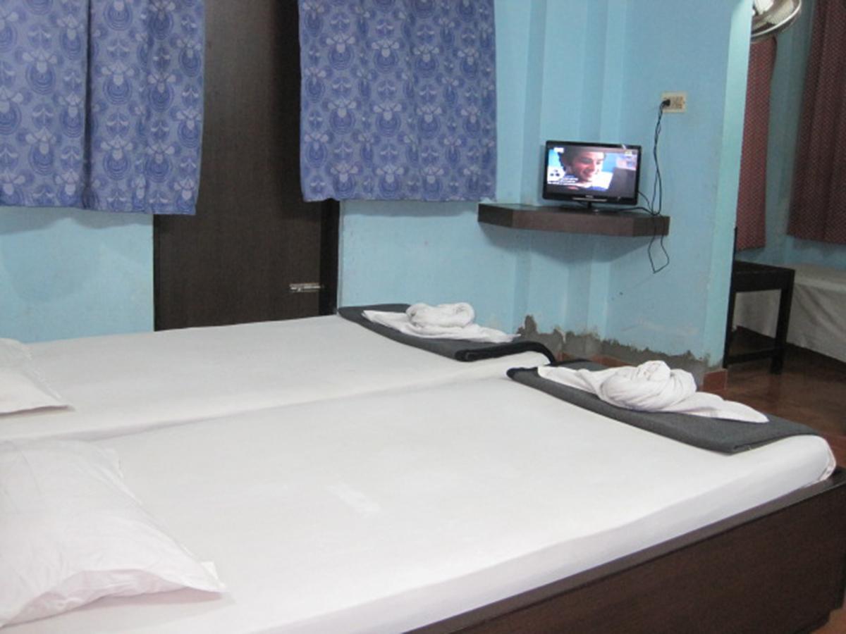 Hotel Arya Palace Puri Exterior photo